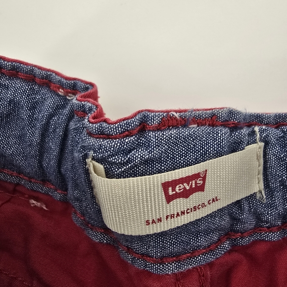 Levi's Boys Red Cargo Shorts Size 7 Regular - Picture 2 of 4